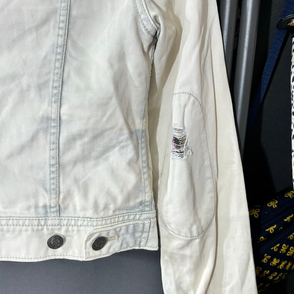 Free People Baja White Washed Denim Jacket Multicolor Knit Panels Size 2 - Picture 7 of 7